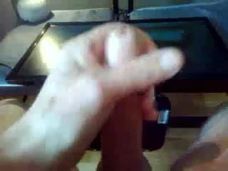 je me branle et jouis pour une amie