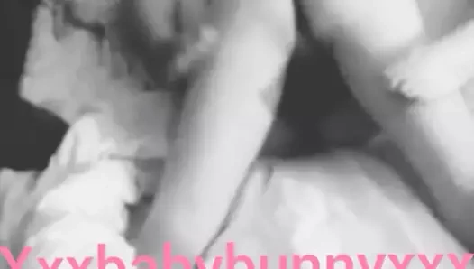 Boşalana kadar sikişiyoruz