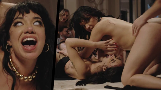 Lezbiyen ev baskınları aileyi seks arzulu grup seks partisine dönüştürüyor - erkek esareti ve kadın egemenliği ters grup seks