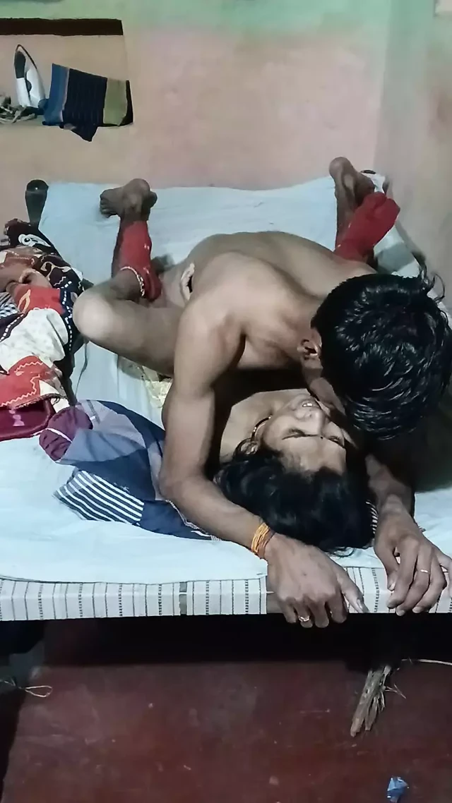 Yenge ile odada seksi video