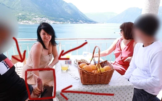 Kamu! Bir restoranda ateşli bir yarağa mastürbasyon yapıyor