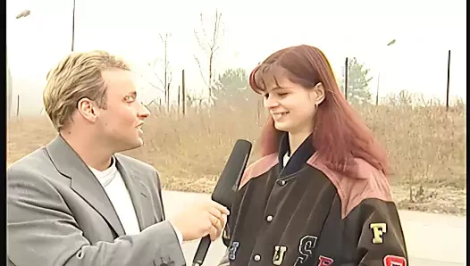 Uyluklarını aç, traş amını yalamak istiyorum
