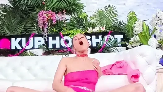 Дилдо в рот Ava Alex и большой член в ее киске!