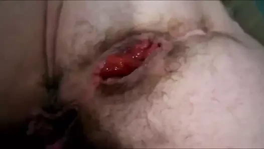 Uzun kedi dudaklarını yaymak