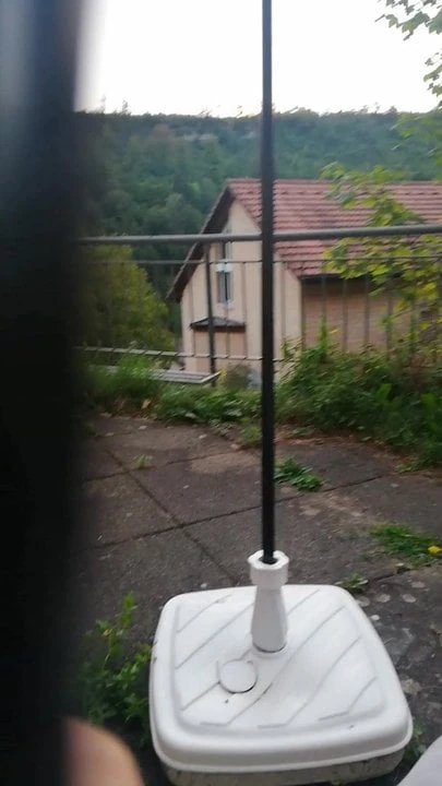 Gömleğime işiyorum