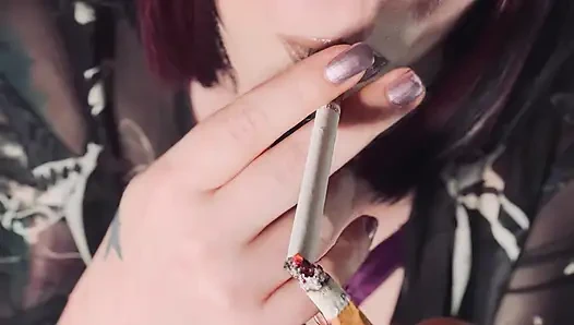 En sevdiğin sigara içen Tina Snua 2 mantar sigarasını takip ediyor - chainsmoking smoking