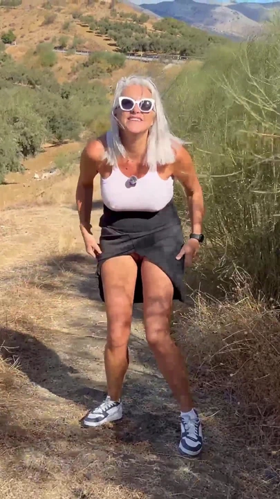 459 orta yaşlı seksi kadın edepsiz fetiş yolculuğu işeme yumruk sokma