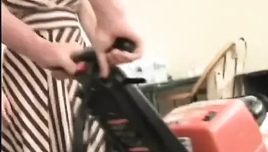 Döl yiyen Fransız bayan aynı anda iki yarak emiyor