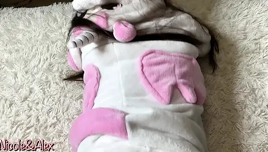 Üvey erkek kardeşim oyun konsolu oynamama izin vermiyor. Fucked Me