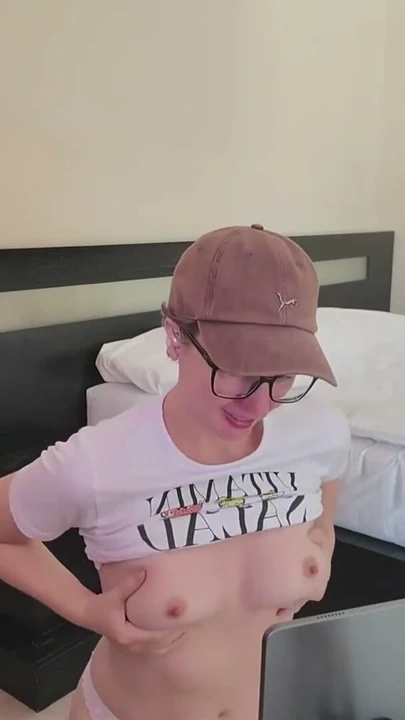 Alman Amatör Sürtük kinky Webcam Show'da deliklerini açıyor #1 | Bölüm 1