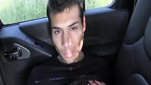 solo etnik twink okşayarak onun horoz içinde araba