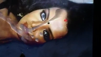 Celina Jetli'nin yüzüne boşalıyor