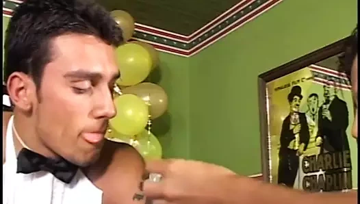 Randy horoz emme adam alır çük içinde onun göt ve gets yüz cumshot