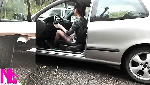 Seksi kırmızı bale dairelerinde arabamı deviriyorum