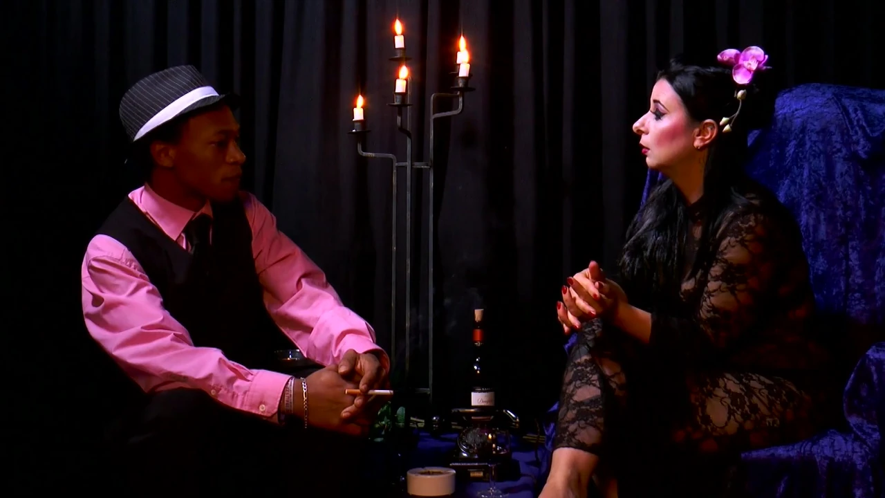 Anh ấy là người thống trị lần đầu tiên và cô ấy thổi kèn và đụ anh ta