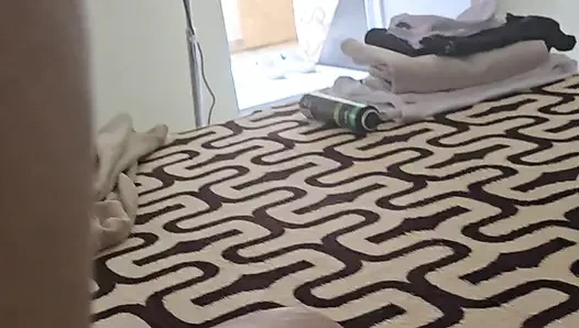 Üvey anne üvey oğlunun yanında büyük yarakla büyük taşaklarla çıplak