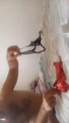 yayin acip sakso cektiriyor