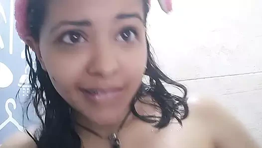 gel ve benim ateşli amcığıma bak