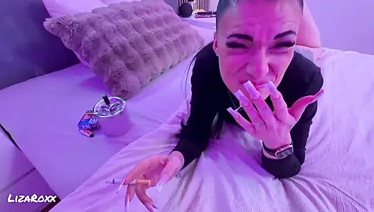 Beni sigara içerken yakaladı... Özensiz bir oral sekse dönüştü bakış açısı