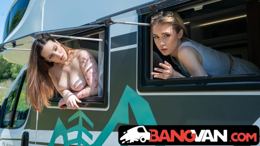 Bangvan - tamamen doğal kız Abbey Margo çıldırıyor