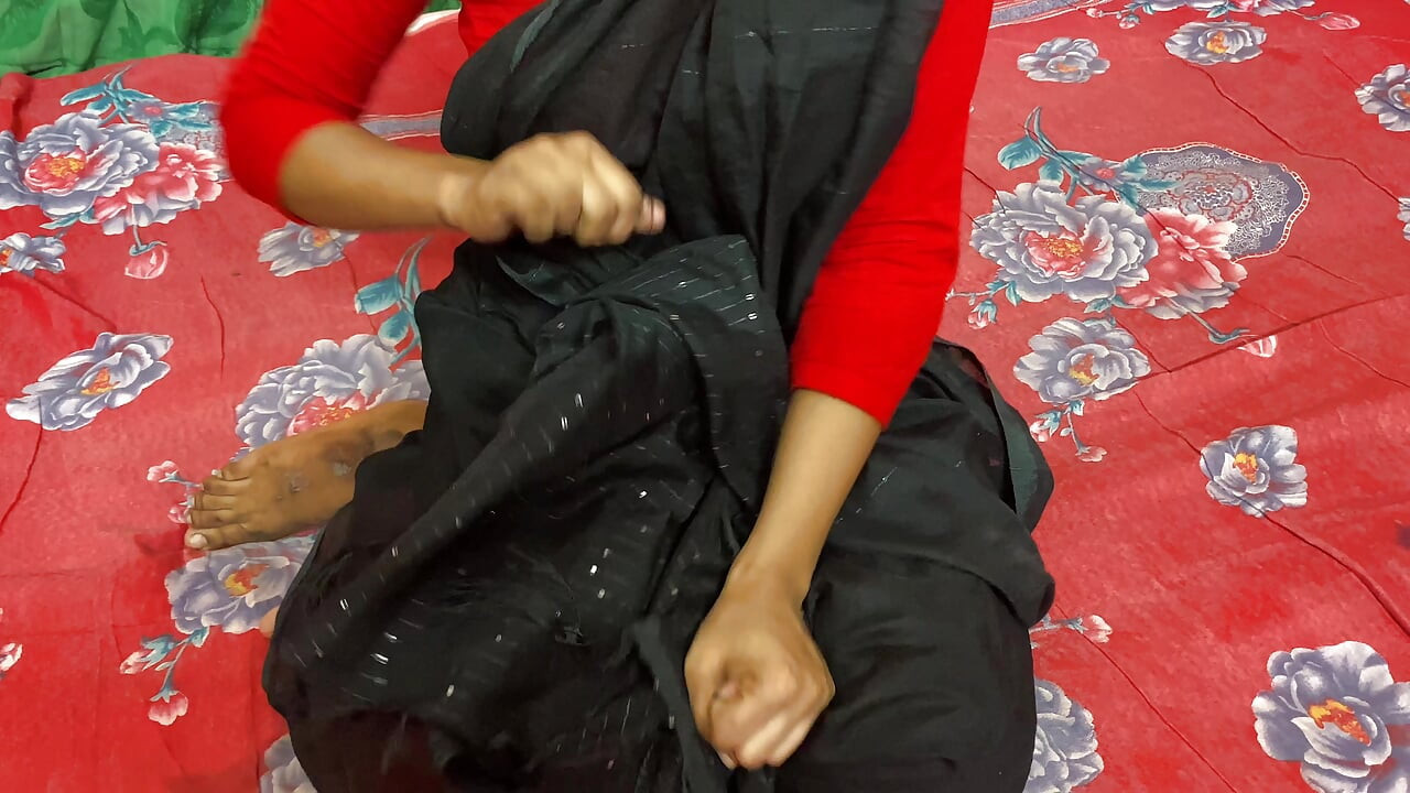 Hintli ateşli seksi teyze benimle sert sikişiyor