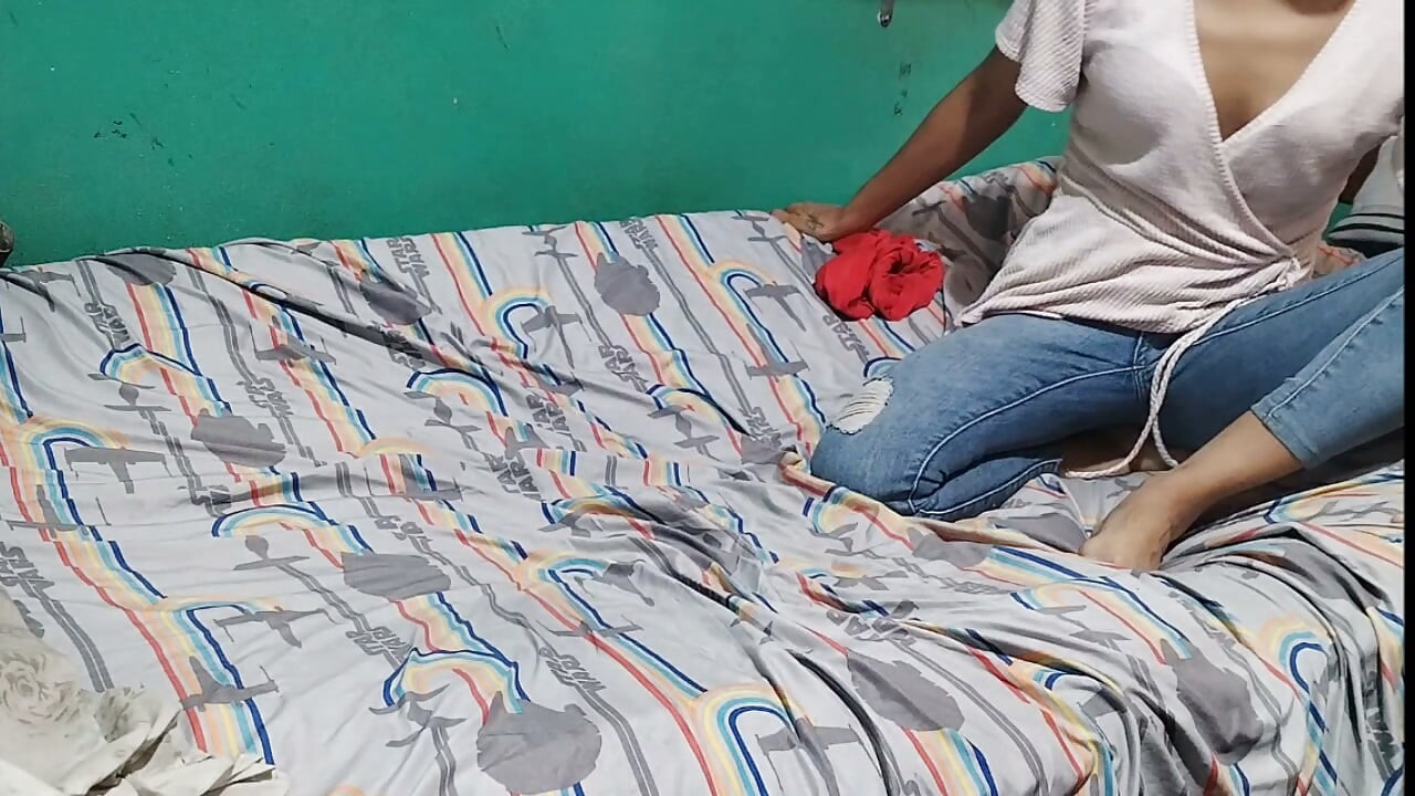 Üvey kız kardeşim bana ne kadar lezzetli bir saksafon çekiyor
