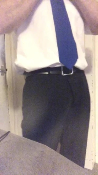 Yaşlı adam striptiz yaptı