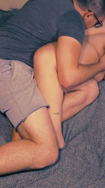 Знаковый момент из "Будит мою сводную сестрену, чтобы дать ей большой оргазм"