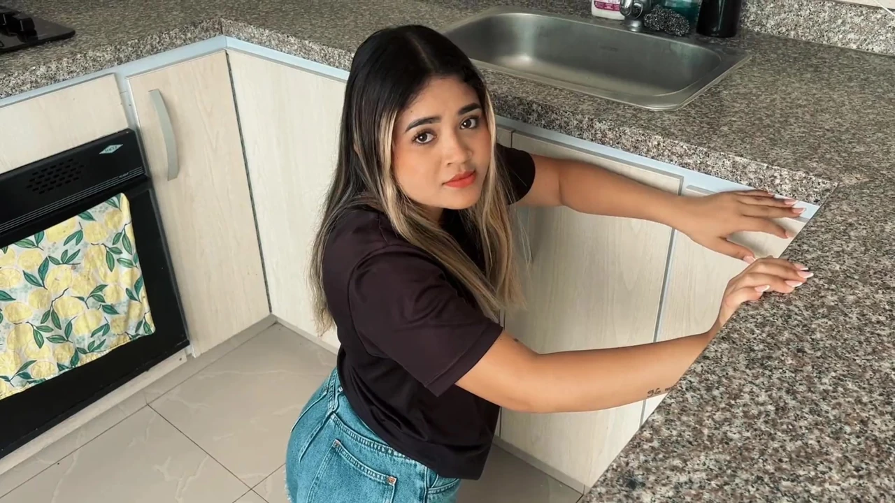 The Useless Maid Kneels Down Not to Get Fired – She Sucks My Cock and I End up Fucking Her Hard