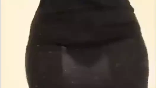 Arap körfezinde dans eden kadın