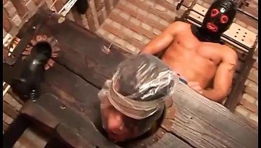 Sevimli kız hap içinde sert sikiliyor