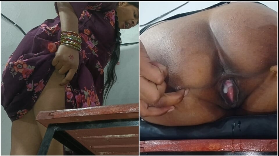 Beautiful girlfriend's hard desi pussy fucked girlfriend's pussy got a lot of water out of Hindi audio