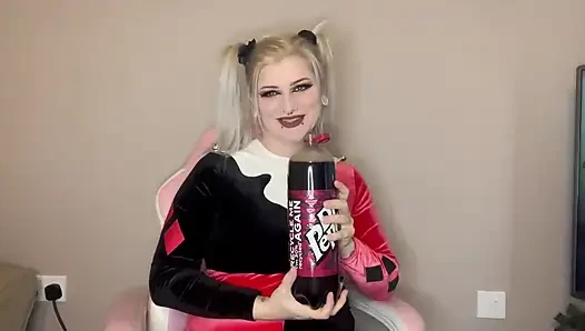 Geğirmemeye çalış Harley Quinn Cosplay