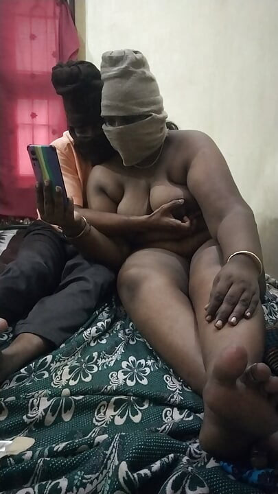 Koyambedu teyze ofis çocuğuyla porno videoları izliyor