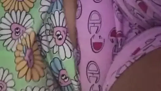 Güzel ev yapımı solo video doğal gerçek his özel tarz yumuşak ruh hali tam vücut özgüven bağımsız solo