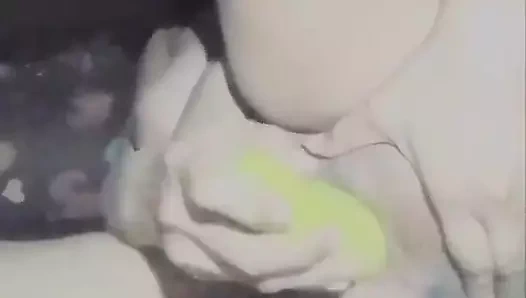 Amcığım seni bekliyor