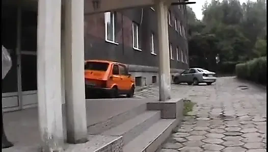 Harika görünümlü kızıl saçlı amcığını parmaklarla sikiyor