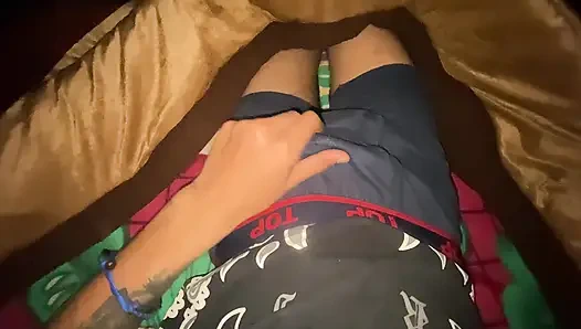 Güzel kız sikildi ve sikişmeyi sevdim.