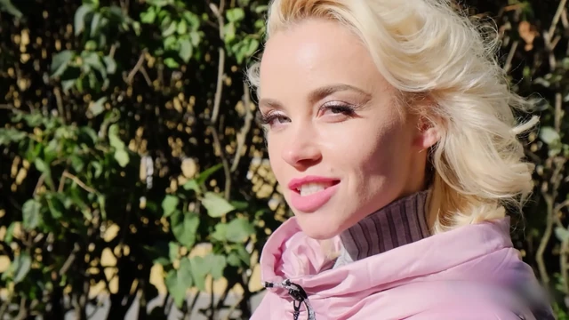 İnanılmaz bir anal video ve zayıf bir jimnastikçi