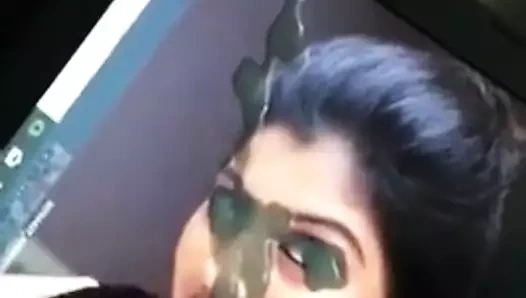 Cum haraç için yashika anand iamk
