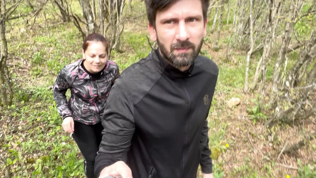 Outdoor MILF Anal Part 2