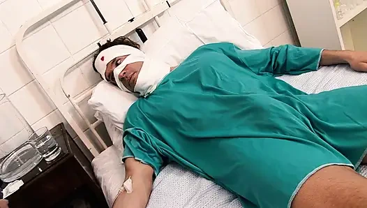 Amy Azurra ve Kaia Kane iyi emiyor ve sikişen bir hastayla ilgileniyor