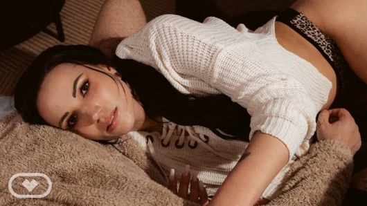 Mükemmel gotik kız arkadaş Jolee Love bana götünü veriyor