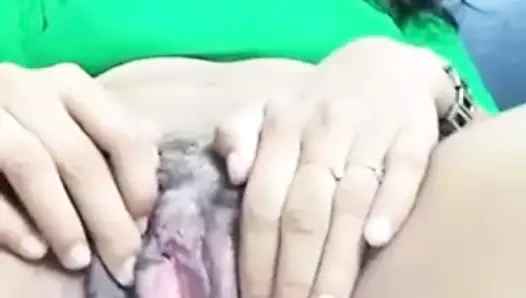 Aarti ki phati hui chut.. kocam için gösteriliyor