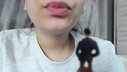 Dev götlü üvey kız kardeşim küçük üvey erkek kardeşiyle dişçide oynuyor,