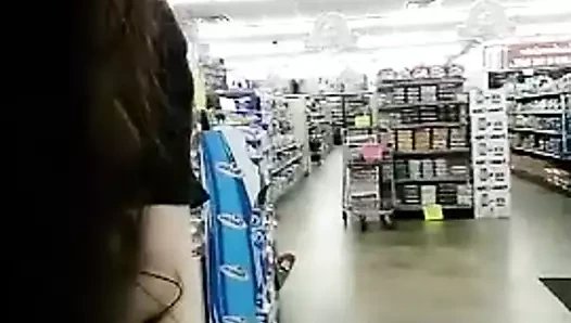 Göğüslerimi burada mı göstereyim?!??