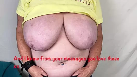 Mrs Mature Feet showing to all her heels and T-Shirt !!!!