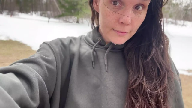 Молочные сиськи на улице. xoxox