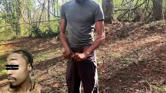 Parkta herkesin içinde yarakla meydan okuma...