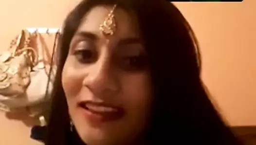 Seksi kız şirin selfie'ler yapıyor